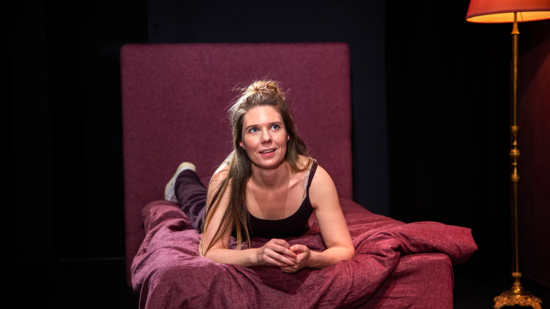 Nina Dahn i Jonah av Rachel Bonds på Playhouse Teater